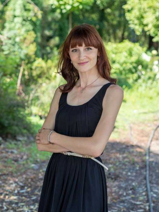 Екатерина Искорестинская сотрудник компании "Крымский питомник Гавриш"